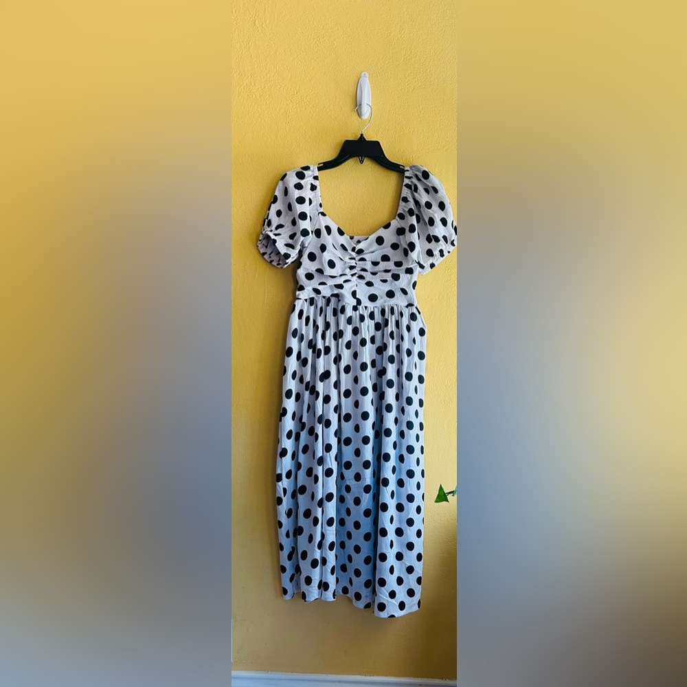 Elegant White Polka Dot Midi Dress - Picture 7 of 7